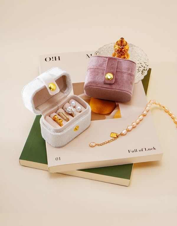 INF Mini Velvet Ring Box