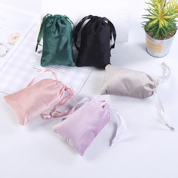 INF 50-pack sammetssmyckepåsar