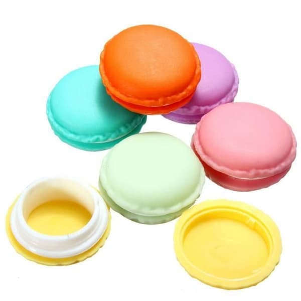 Liten låda i form av en macaron