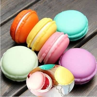 Liten låda i form av en macaron