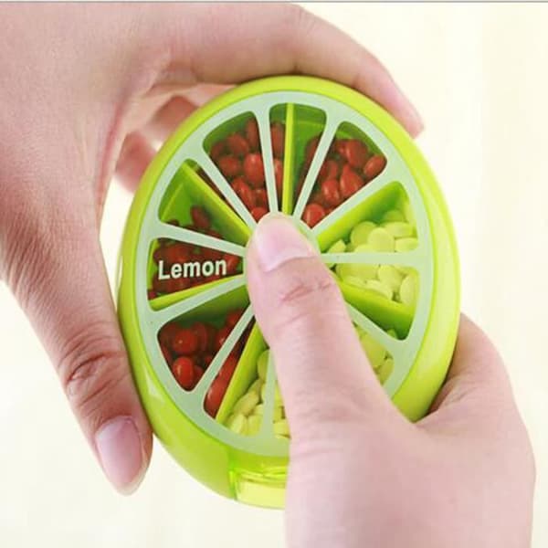 Pillbox - SERDA-RUN - Bärbar - 7 Fack - Grön Färg - 9x2.5 cm