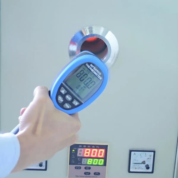 Digital Infrarød Termometer, Bred Temperaturinterval -50°C til 1500°C, Øjeblikkelige Målinger, Håndholdt Design