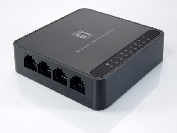 LevelOne FEU-0812 - Switch - ohanterad - 8 x 10/100 - skrivbordsmodell