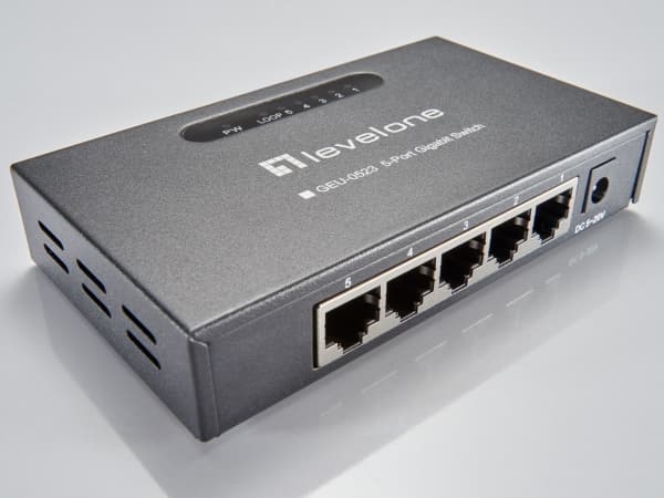 LevelOne GEU-0523, Hallitsematon, Gigabit Ethernet (10/100/1000), Seinäkiinnitteinen