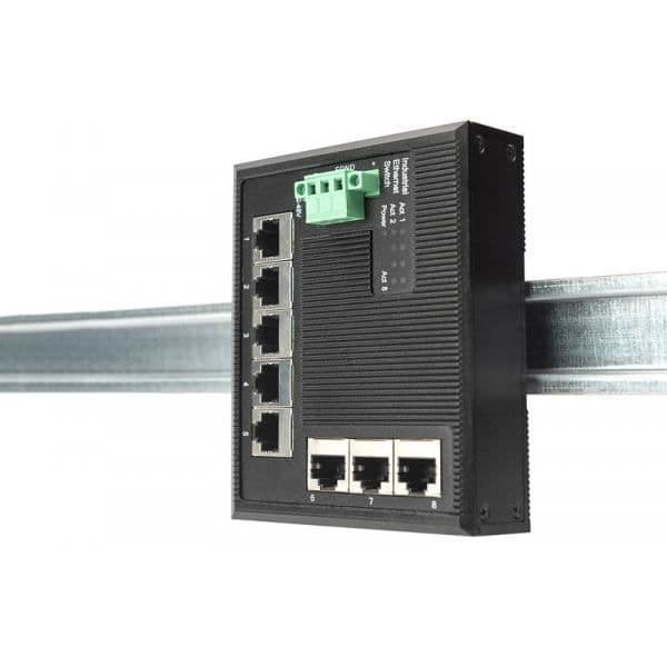 TEKNISKA SPECIFIKATIONER Portar och gränssnitt Antal bas RJ-45 Ethernet switchportar 8 switchportar Svart
