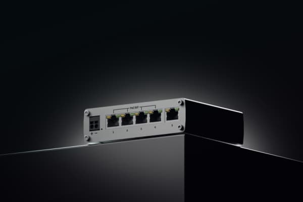 Teltonika TSW101 - Switch - 5 x 10/100/1000 - DIN-skinnemonterbar, veggmonterbar - PoE+ - DC