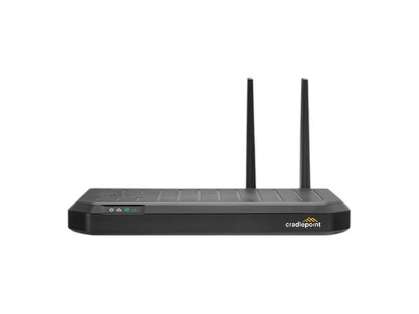 Cradlepoint E102 Series Enterprise Router E102-C7D - Trådløs ruter - WWAN 1GbE Dobbeltbånd - 3G, 4G - med 5 years NetCloud Small Branch Essentials an
