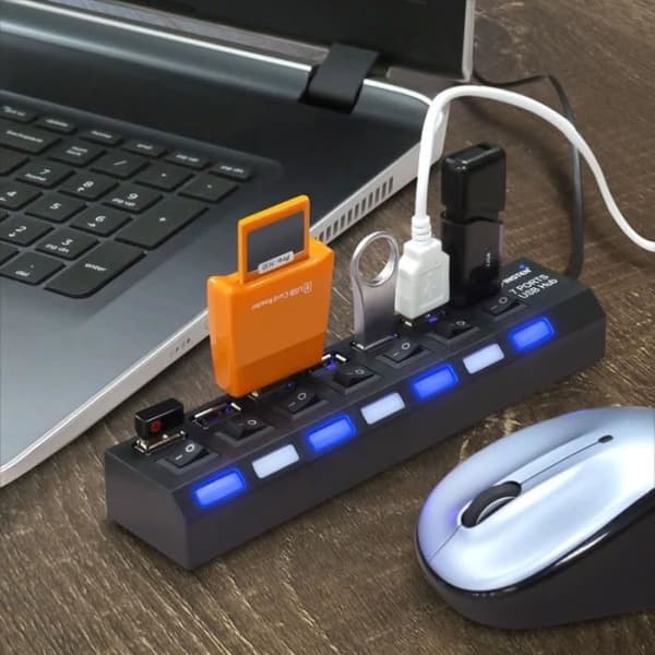 Power Strip Hub - INSTEN - 7 USB 2.0-portar - Hög hastighet - På/Av-knappar - Svart