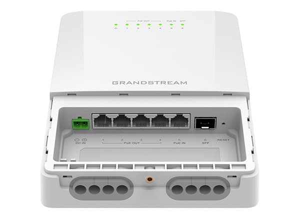 Grandstream GWN7710 Series GWN7710R - Switch - Administrerad - 5 x 10/100/1000 (PoE) + 1 x 1/2.5G SFP - pålmonterbar, väggmonterbar, DIN-skenmonterba