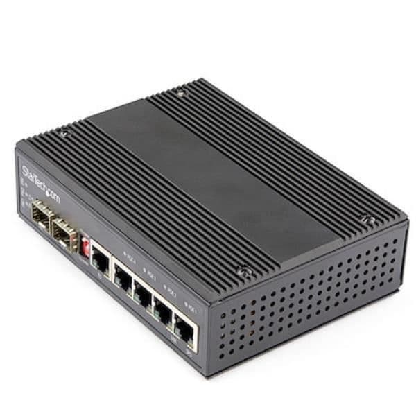 StarTech.com IES1G52UP12V Fristående switch - 6x Gigabit Ethernet - Ohanterad - 12 Gbps Svart