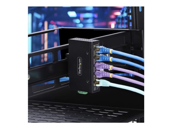 StarTech.com 5-Port Unmanaged Industrial Ethernet Switch - IP30 - TAA - Switch - ohanterad - 5 x 10/100/1000Base-T - DIN-skenmonterbar, väggmonterbar