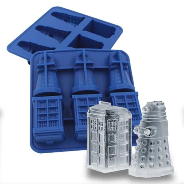 Isbitsbricka Tardis och Dalek Dr Who chokladform * Material: silikon * Mått: 15 x 14 x 3,5 cm * Ungefärliga mått...