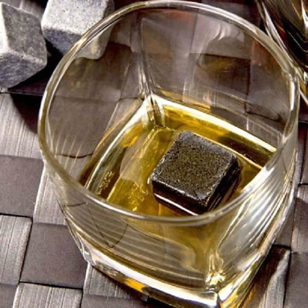 9 st stenwhiskyisbitar