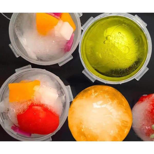4 pyöreää jäämuottia jääpalloille 5cm