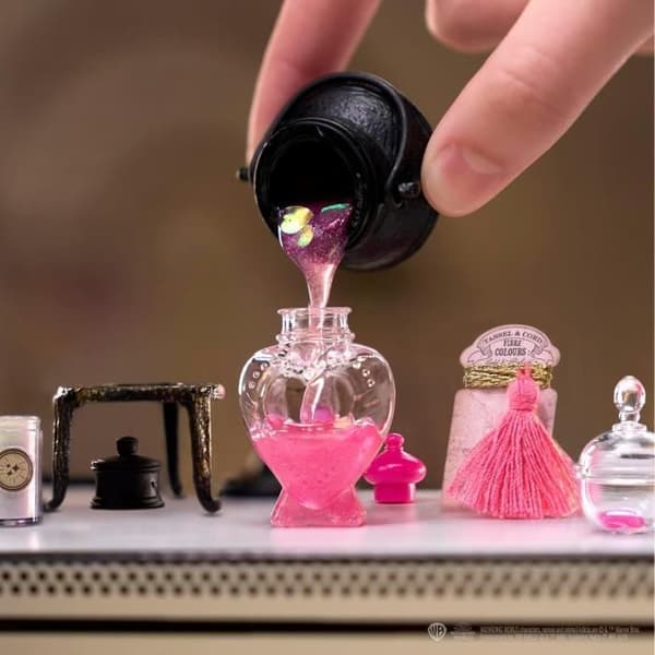 MGA Miniverse - Harry Potter - Luova peli - Iconic Potions - Luova ja koristeellinen hartsileikki - Ei-syötävä - 8 vuotta vanha