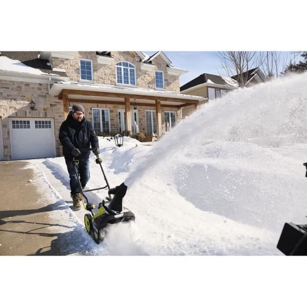 RYOBI - 36V MAXPOWER Borstlös snöslunga - arbetsbredd 45cm - max. 8 m + 4,0 Ah batteri & laddare. -RY36STX45A-140