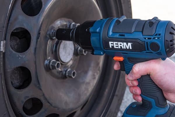 FERM batteridriven slagskruvdragare 18V | Inkl. 4,0Ah batteri och laddare