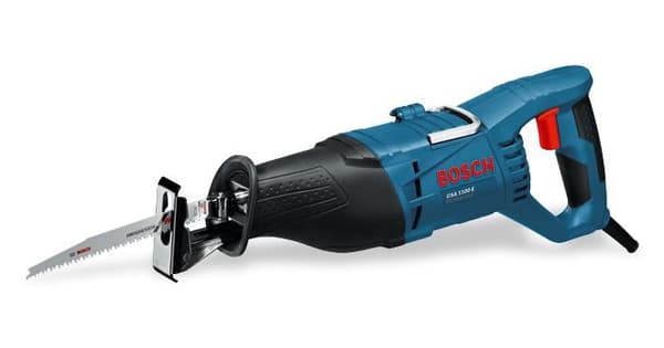Bosch Professional GSA1100E kolvsåg - 1100 watt - med 2 sågblad och förvaringsväska