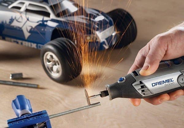 Dremel 3000 Multiværktøj - Roterende - 130 Watt - Med 25 tilbehør og etui