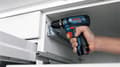 Pikkukuva 4 / 4: Bosch Professional GSR 12V-15 akkuporakone - Akulla ja laturilla
