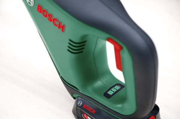 Bosch AdvancedRecip 18 Sladdlös kolvsåg - Med sågblad - Med 1x 18 V batteri och laddare