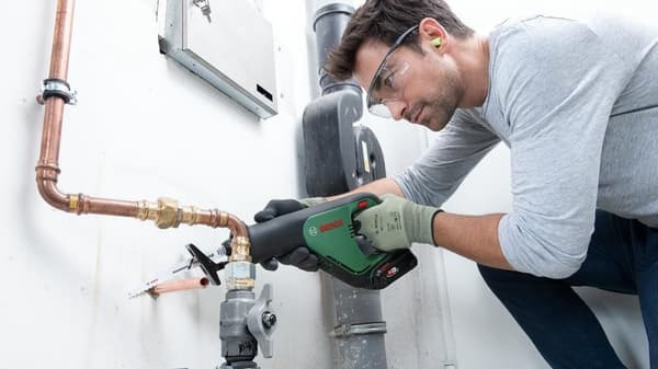 Bosch AdvancedRecip 18 Sladdlös kolvsåg - Med sågblad - Med 1x 18 V batteri och laddare
