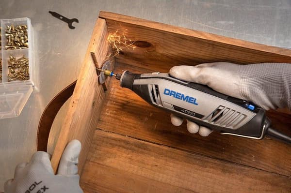 Dremel 4250-3/45 Multiværktøj - Med 45 tilbehør og etui