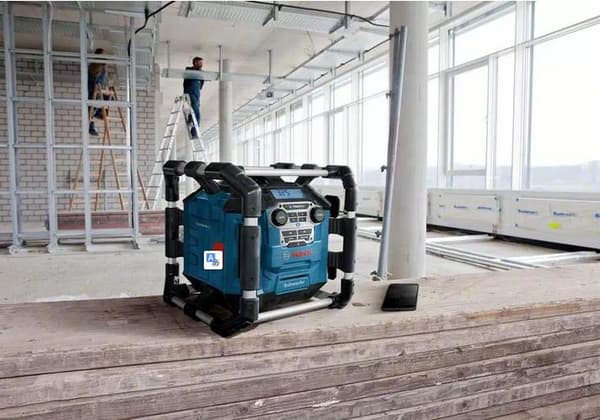 Bosch GPB 18V-5 C Professional - byggplatsradio - 40 watt