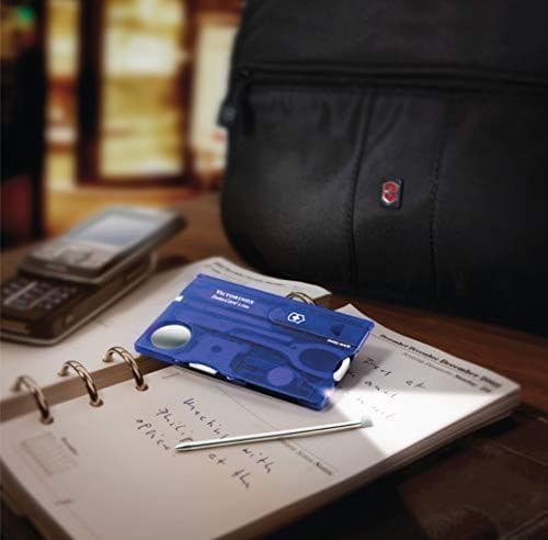 Victorinox lommekniv Swiss Card Lite (13 funktioner, LED-lys, forstørrelsesglas, saks, stift) blå gennemsigtig