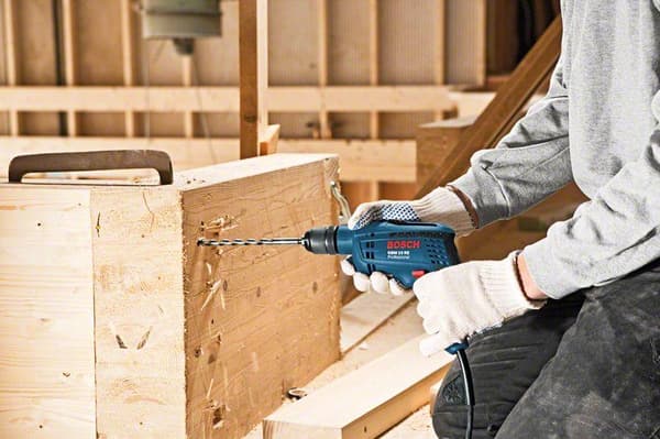 Boschin ammattipora GBM10RE - 600 wattia - pyörivä vasemmalle ja oikealle