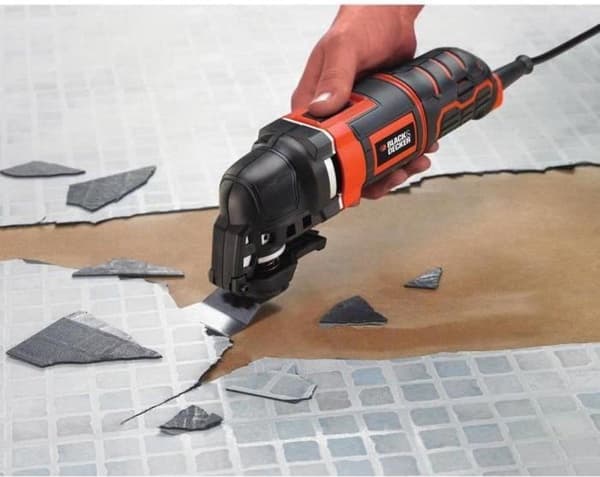 BLACK+DECKER MT300KA-QS Monitoimityökalu - värähtelevä - 300W - sis. kotelo ja 11 lisävarustetta