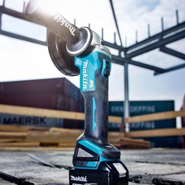 Makita DGA504Z kulmahiomakone - 18 V - 125 mm - löysä runko (toimitetaan ilman akkua ja laturia)
