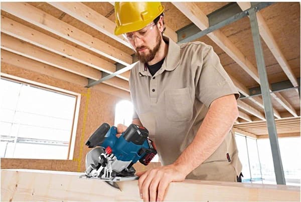 Bosch Professional sladdlös cirkelsåg GKS 18 V-LI (utan batteri/laddare)