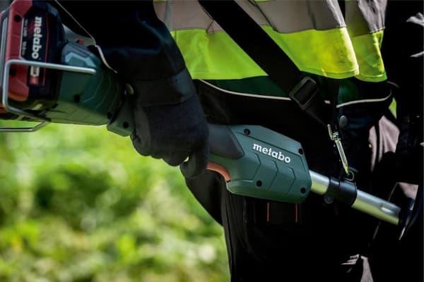 Metabo FSD 36-18 LTX BL 40 18V Li-Ion batteri röjsågkropp - D-handtag - 40cm