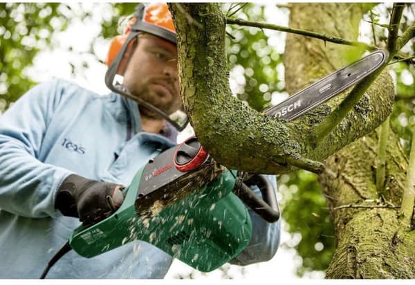 Bosch UniversalChain 35 Motorsåg - 1800W - 350 mm