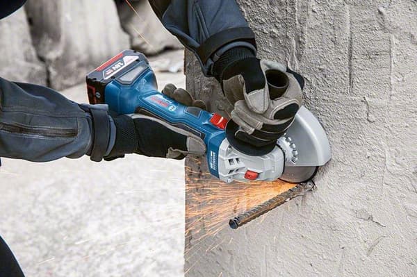 Bosch GWS 18V-7 Professional - vinkelsliber - ledningsfri - 125 mm - 2 batterier - 18 V (06019H9005)