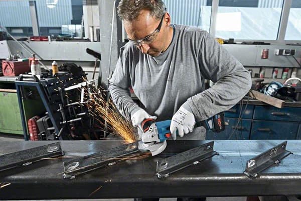 Bosch GWS 18 V-15 C 18V Li-Ion Akku vinkelsliber i L-boksx - 125mm