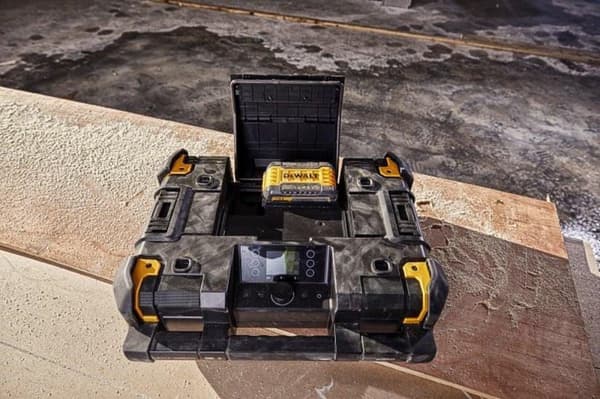 Dewalt DWST1-81078 10,8-54V Li-Ion batteri TSTAK radio med ladefunktion - batteridrevet