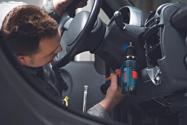 Bosch Professional GSR 12V-15 Akku boremaskine - 12V - Inkl. 2 batterier - Inkl. L-Boxx