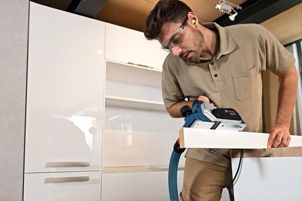 Bosch Professional GHO 16-82 Høvler - 630 Watt - Op til 1,6 mm spåndybde