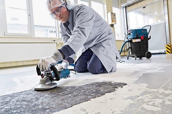 Bosch Professional GBR 15 CA Betonslibemaskine - 1500 Watt - Kophjulsdiameter 125 mm - Med opbevaringskasse