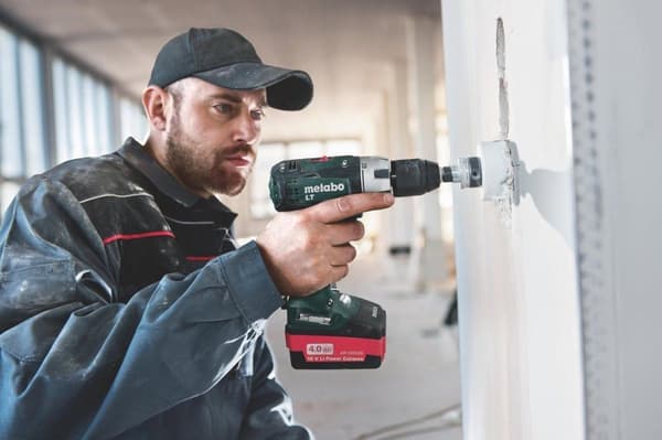 Metabo Ruuvipora BS18 LT runko sisältää upotteen