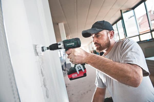 Metabo Ruuvipora BS18 LT runko sisältää upotteen