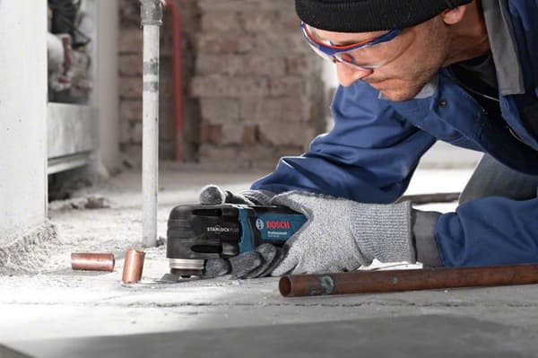 Bosch Professional GOP 30-28 Multiværktøj - Oscillerende - 300 Watt - Inklusiv 12 tilbehør og L-BOXX