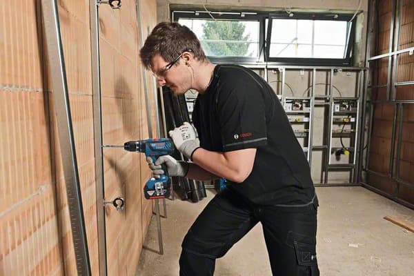 Bosch Professional GSB 18V-28 akkuporakone - löysä runko (toimitetaan ilman akkua ja laturia)