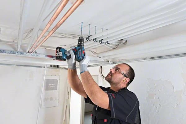 Bosch Professional GSB 18V-28 akkuporakone - löysä runko (toimitetaan ilman akkua ja laturia)