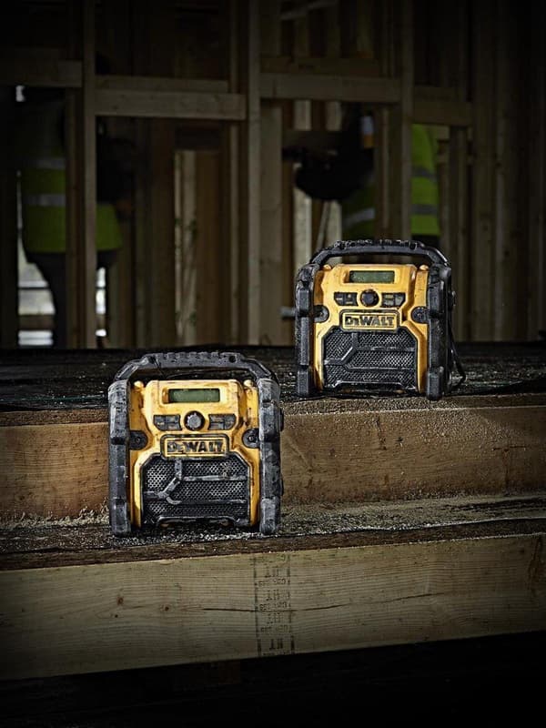 DeWalt DCR019 10,8-18V Li-Ion batteri konstruktionsradio - fungerer på netstrøm og batteri