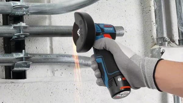 Bosch GWS 12 V-76 12V Li-Ion batteri vinkelslipsats (2x 2,0Ah batteri) i påse - 76mm