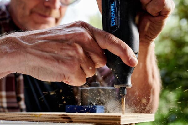 Dremel 8260 F0138260JA Monitoimityökalu Sis. akku, sis. laturi, sis. tarvikkeet 1 kpl 12 V 3 Ah