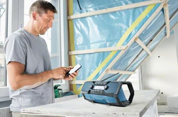Bosch Professional GPB 18V-2 C Työmaaradio 230V/18V Basic Body - 06014A3000